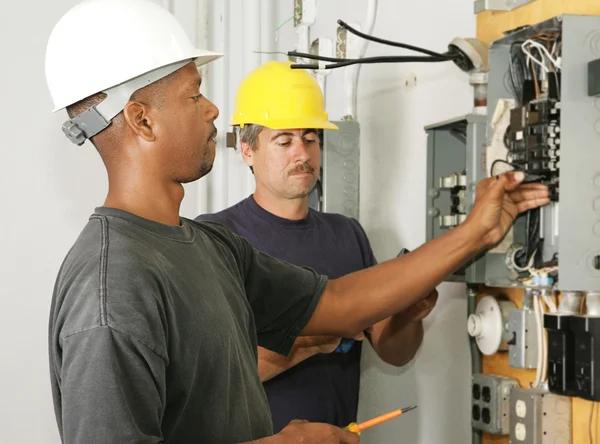Why homeowners trust electrical contractors in vancouver