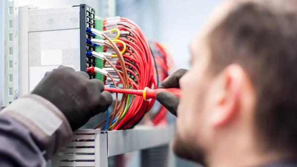 Trusted Electrician Lansdowne for Residential and Commercial Services