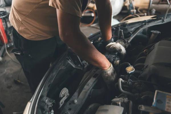 Work with a Trusted Mechanic Middleton for Lasting Results