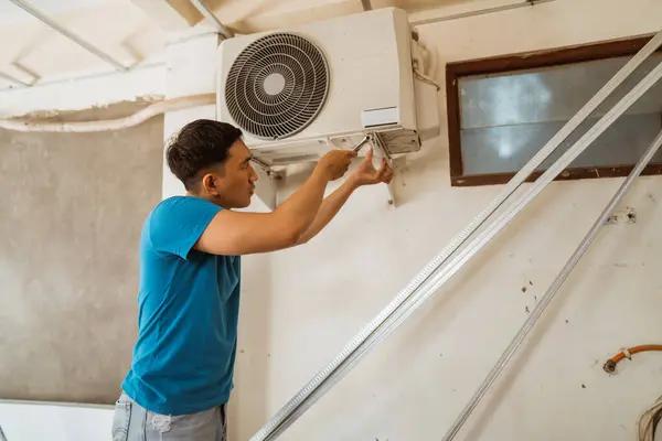 Smart Homeowners Choose Timely Air Conditioner Repairs